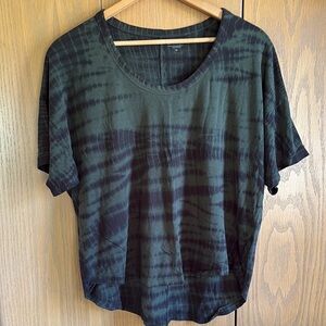 Athleta medium green tie dyed Black Boxy Short Sleeve Tee